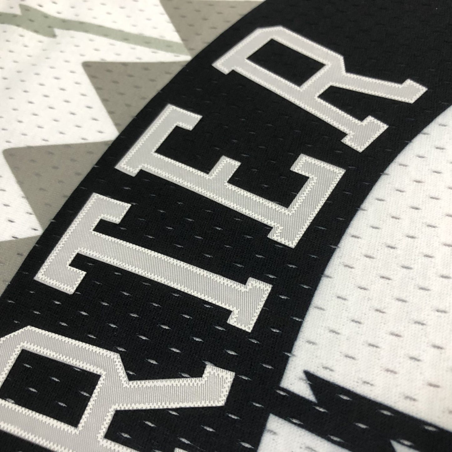 Vince Carter 1998/99 White Swingman