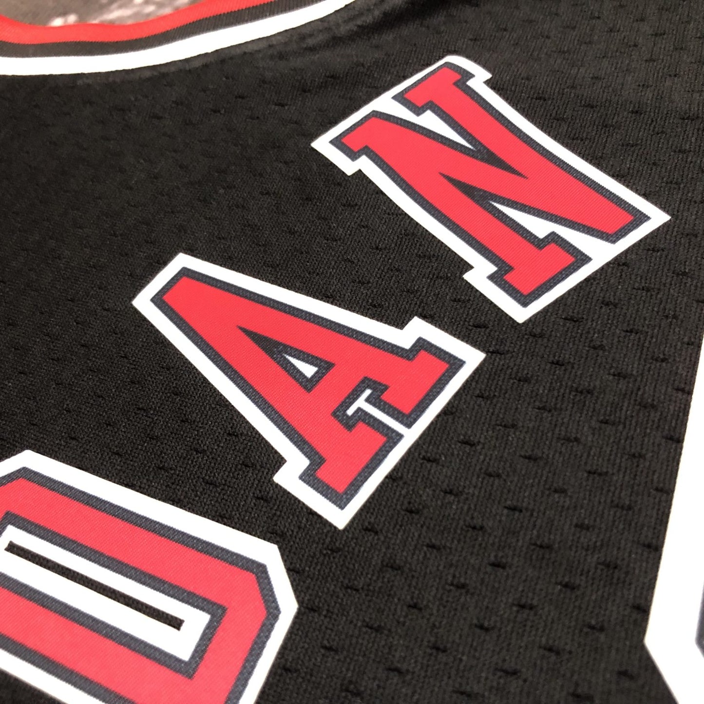 Michael Jordan 1997/98 Black Swingman