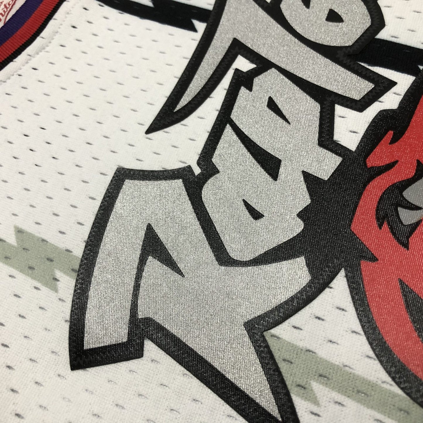 Vince Carter 1998/99 White Swingman